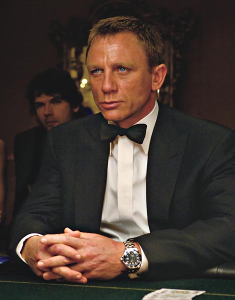 What watch does James Bond wear in Casino Royale (2006)? - Almost On Time