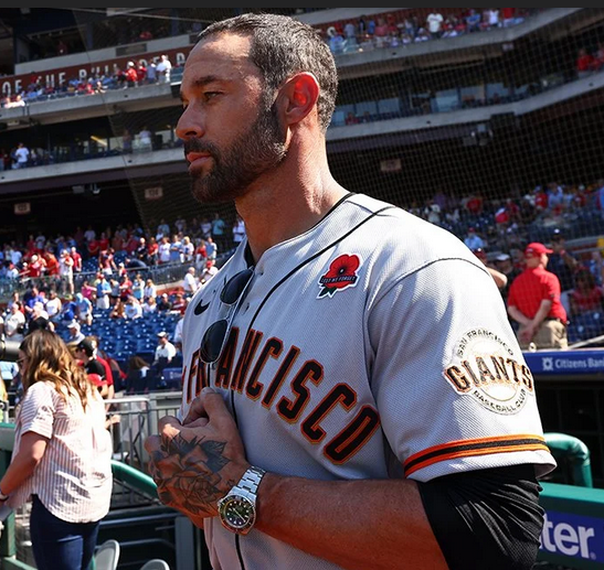 What watch does Gabe Kapler wear? Almost On Time